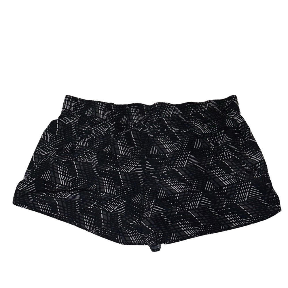 Xersion Black Geometric Athletic Shorts - Picture 2 of 4